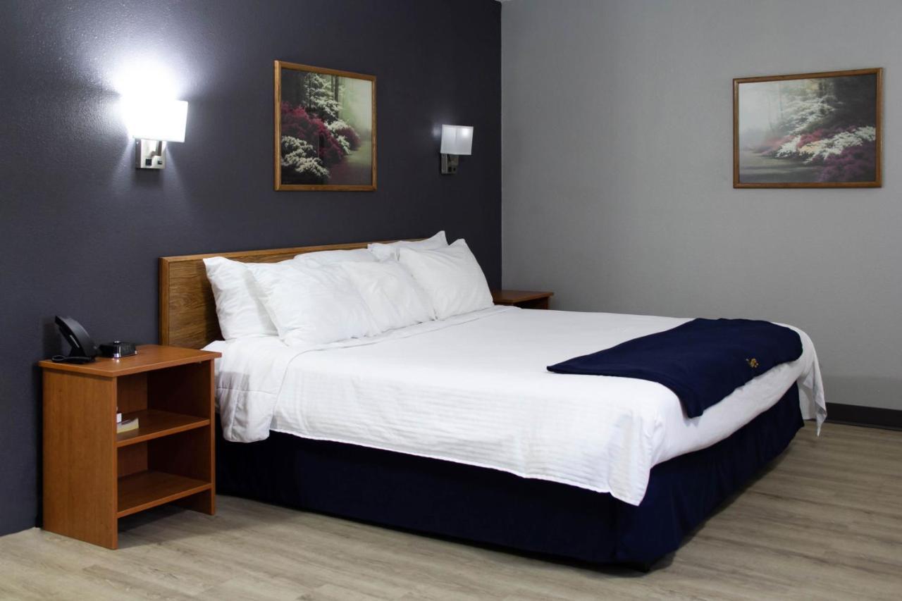 New Victorian Inn & Suites-Norfolk Extérieur photo