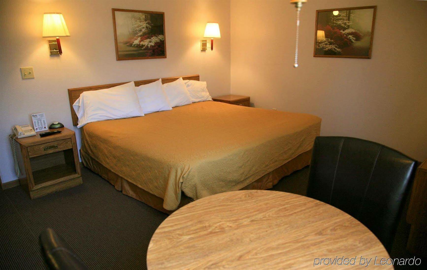 New Victorian Inn & Suites-Norfolk Extérieur photo